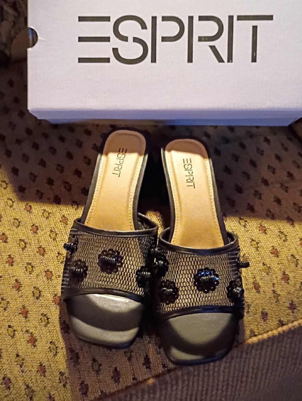 Esprit Women's Black Slip-On Mules with Knotted Floral Accents Size 7, NWT W/Box - Picture 11 of 16